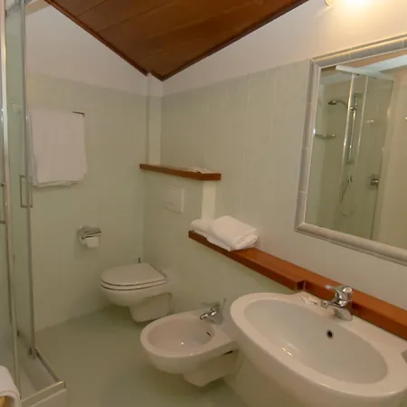 Miralago Hotel 3*