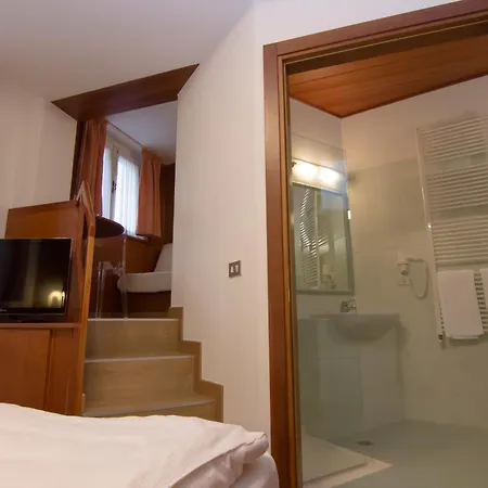 Miralago Hotel Bossico