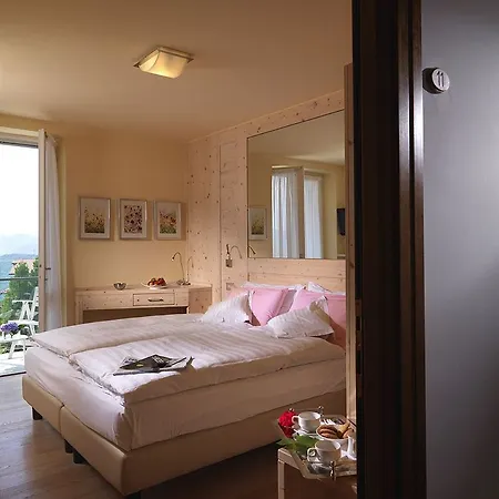 Miralago Hotel